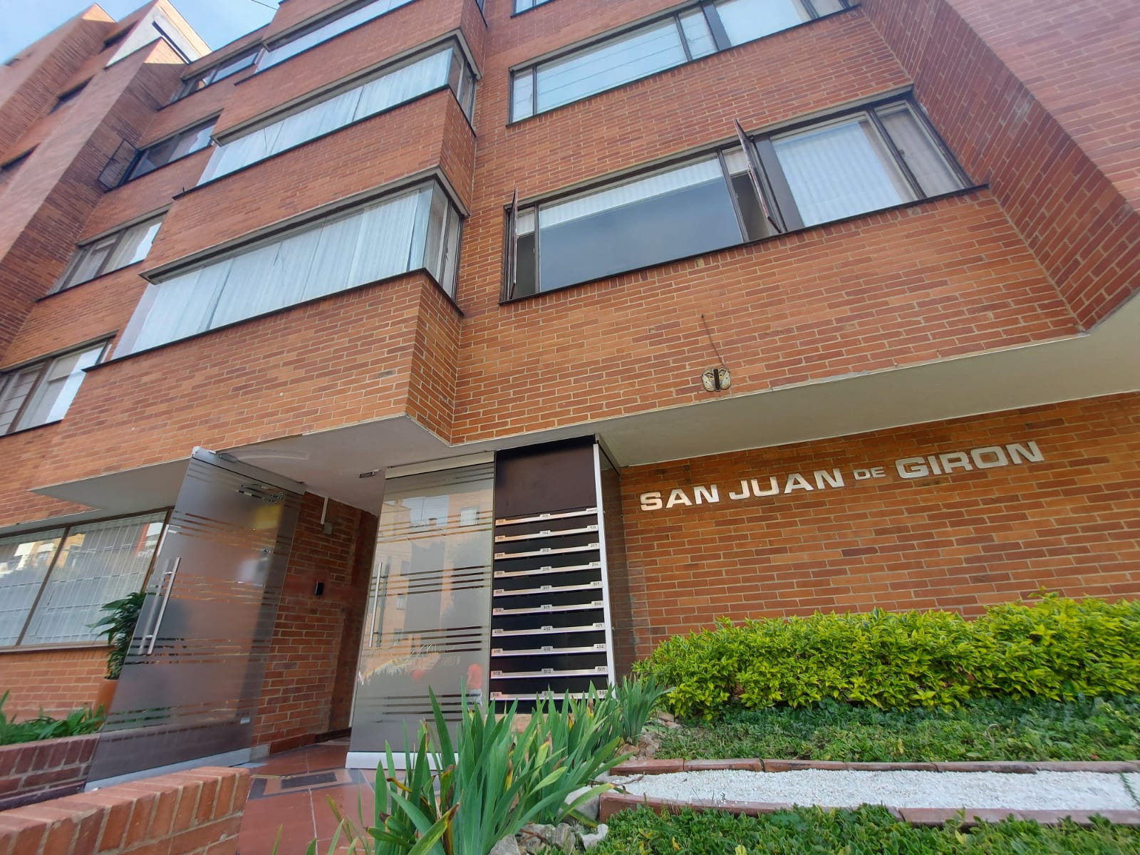 Edificio automatizado San Juan de Giron