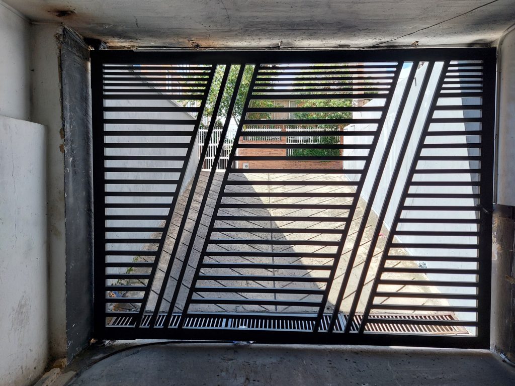 Fabricación de puertas vehiculares